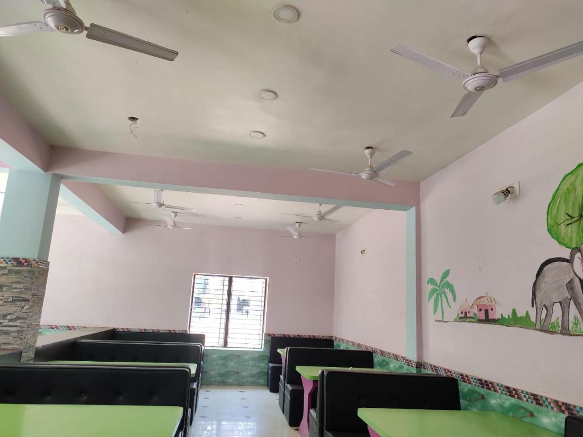 Green View Hotel & Resort Jhargram 外观 照片